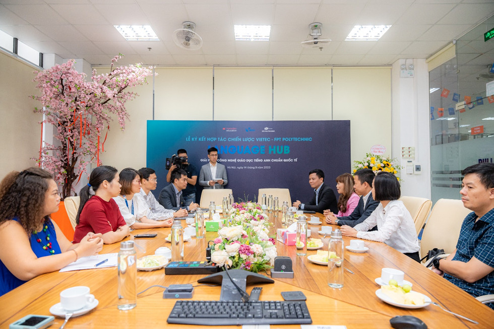 Nâng cao kĩ năng, chuẩn hóa trình độ ngoại ngữ là vấn đề cấp thiết với sinh viên trong thời đại số