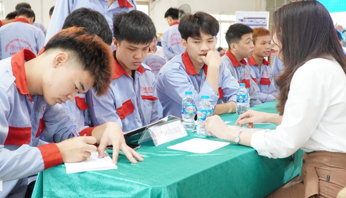 Cơ sở giáo dục nghề nghiệp nên được cấp phép dạy văn hóa cấp THPT