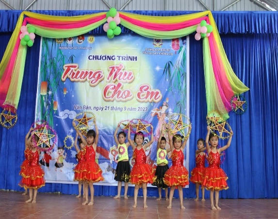 Chương trình trung thu cho các em nhỏ vùng khó