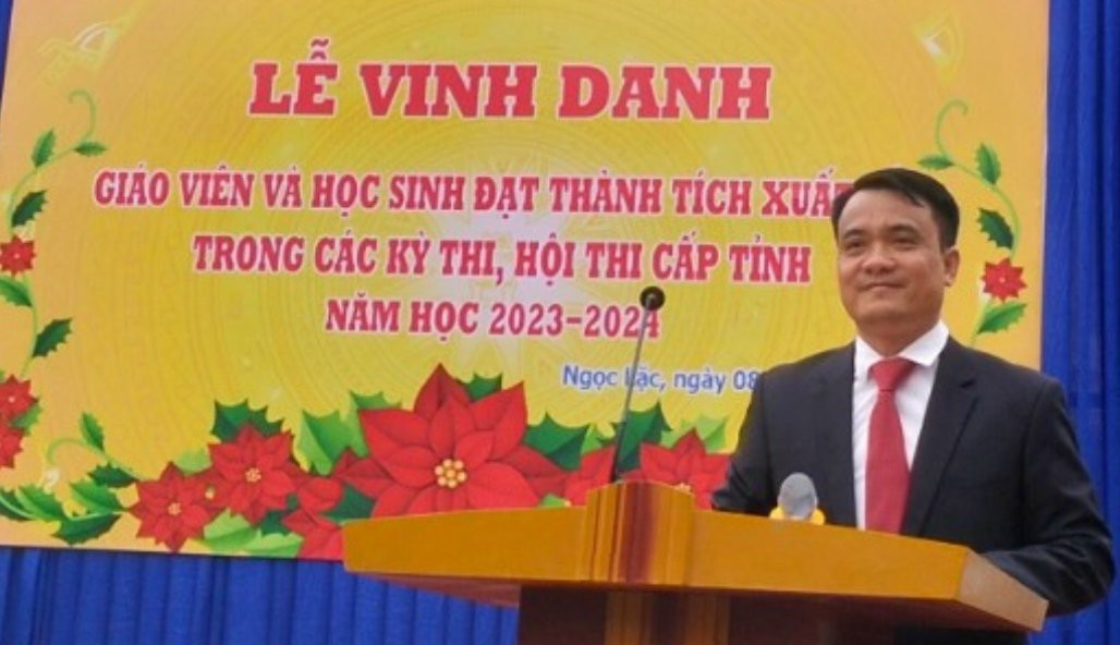 TRƯỜNG TRUNG HỌC PHỔ THÔNG NGỌC LẶC TỔ CHỨC LỄ VINH DANH GIÁO VIÊN VÀ HỌC SINH ĐẠT THÀNH TÍCH XUẤT SẮC TRONG CÁC KỲ THI, HỘI THI CẤP TỈNH NĂM HỌC 2023-2024