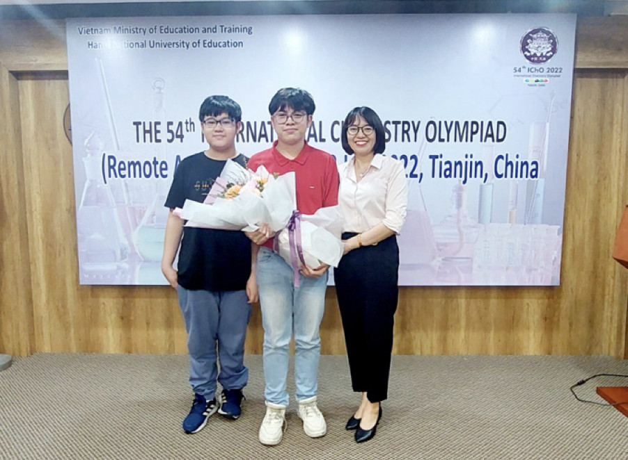Cựu học sinh chuyên Hóa vượt qua 350 ứng viên đạt học bổng duy nhất năm 2023 tại Australia