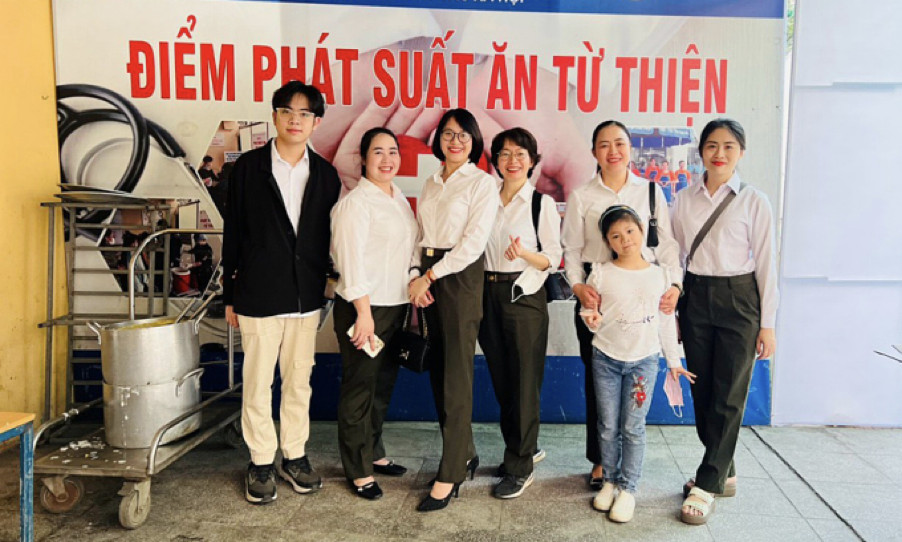 Cựu học sinh chuyên Hóa vượt qua 350 ứng viên đạt học bổng duy nhất năm 2023 tại Australia