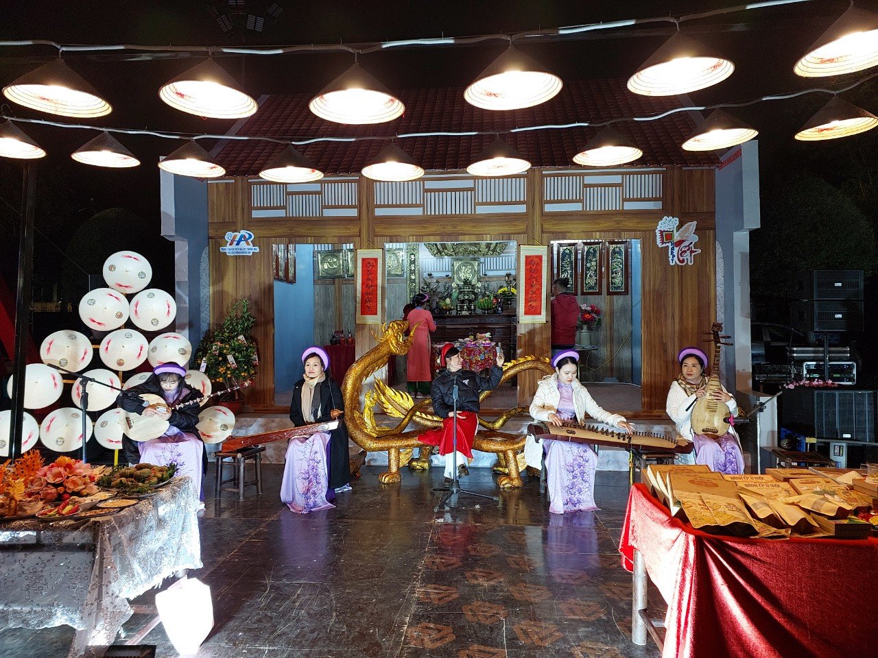Tết Việt ấm áp, yêu thương, sum vầy bên gia đình