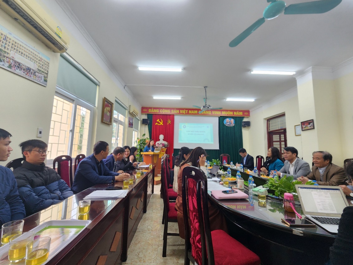 GẶP MẶT CÁN BỘ, GIẢNG VIÊN VÀ NGHIÊN CỨU SINH QUẢN LÝ GIÁO DỤC KHÓA 43, TRƯỜNG ĐẠI HỌC SƯ PHẠM HÀ NỘI