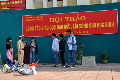 SUY THOÁI ĐẠO ĐỨC HỌC SINH PHỔ THÔNG NGUYÊN NHÂN VÀ GIẢI PHÁP