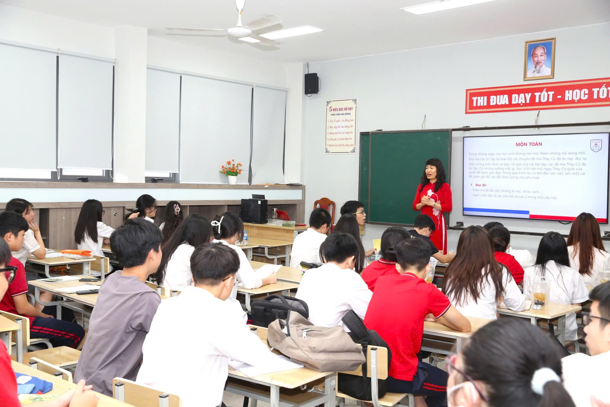 Sở GD&ĐT Hà Nội cấm học sinh dùng điện thoại trong lớp học