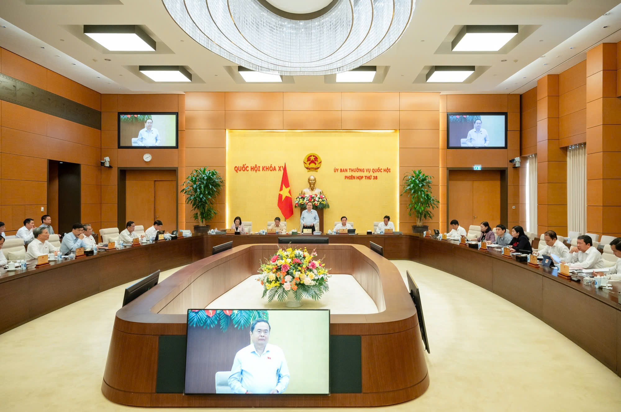 Ủy ban Thường vụ Quốc hội đã cho ý kiến (lần 2) về dự án Luật Nhà giáo