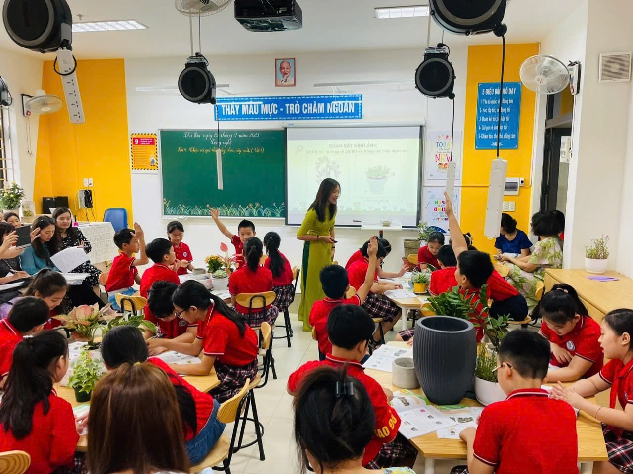 Bộ trưởng GD&ĐT nói gì về lo lắng trong dạy học môn tích hợp?