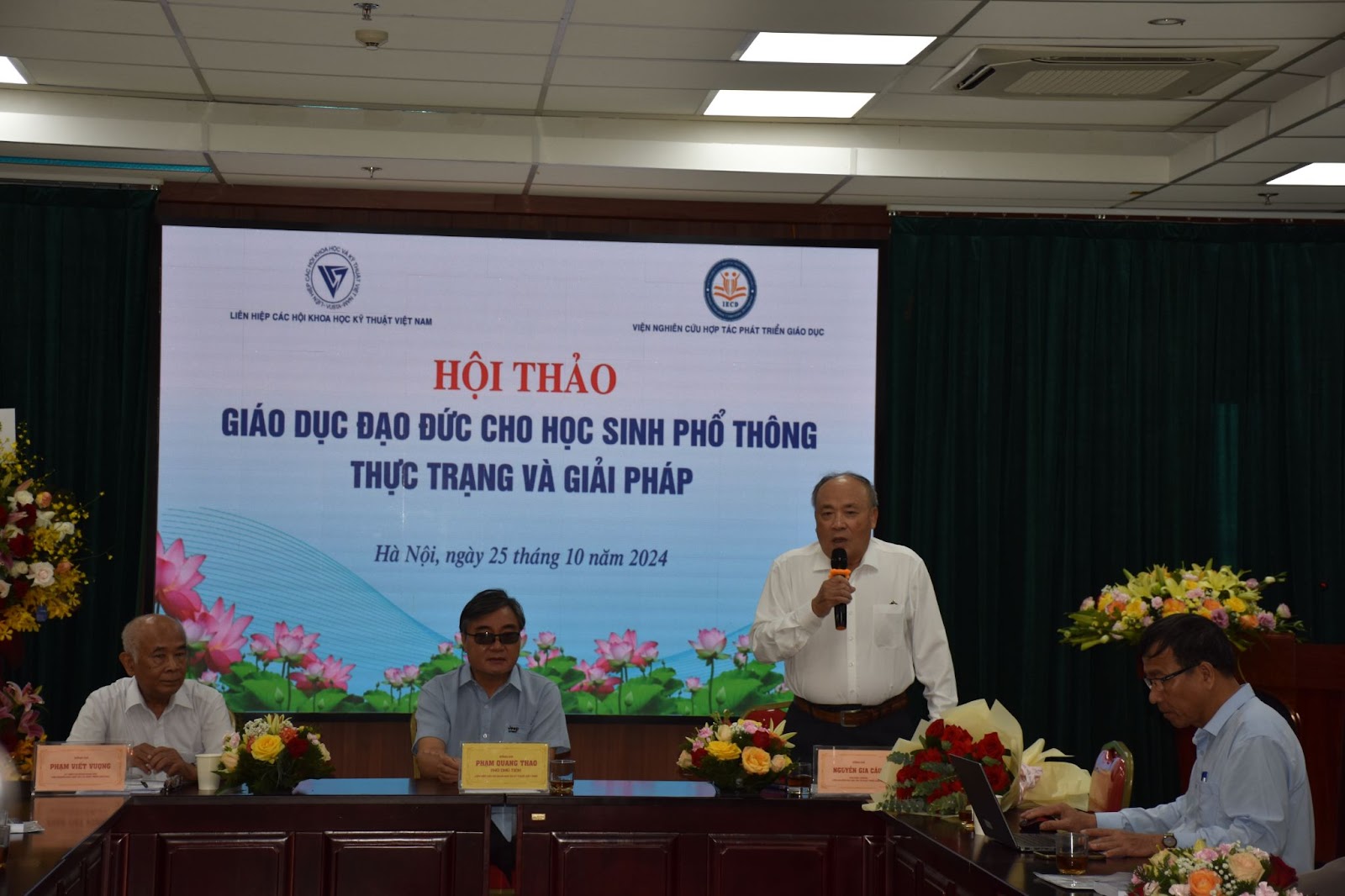 Hội thảo “Giáo dục đạo đức cho học sinh phổ thông - Thực trạng và giải pháp"