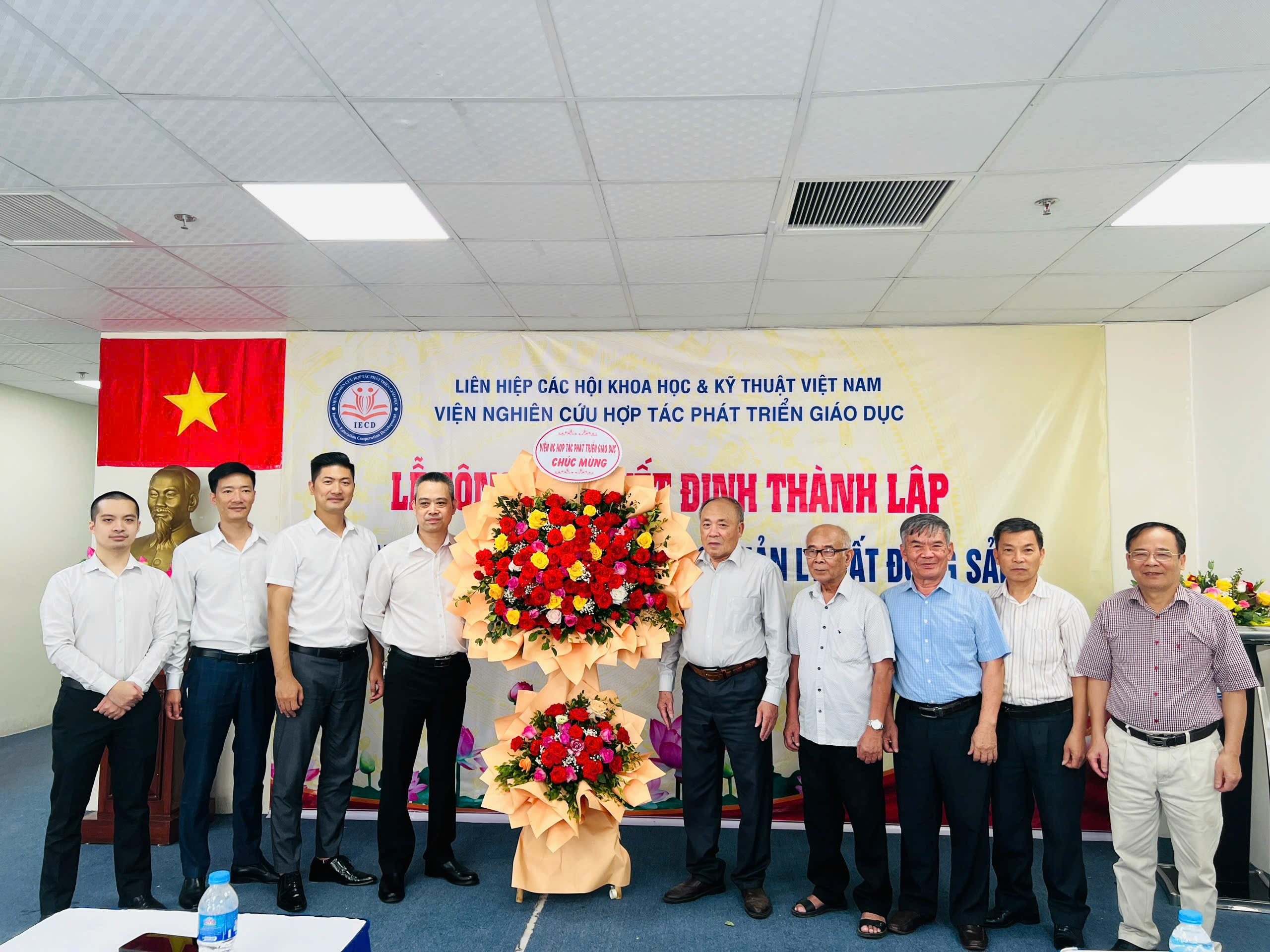 LỄ CÔNG BỐ QUYẾT ĐỊNH THÀNH LẬP TRUNG TÂM BỒI DƯỠNG KỸ NĂNG QUẢN LÝ BẤT ĐỘNG SẢN