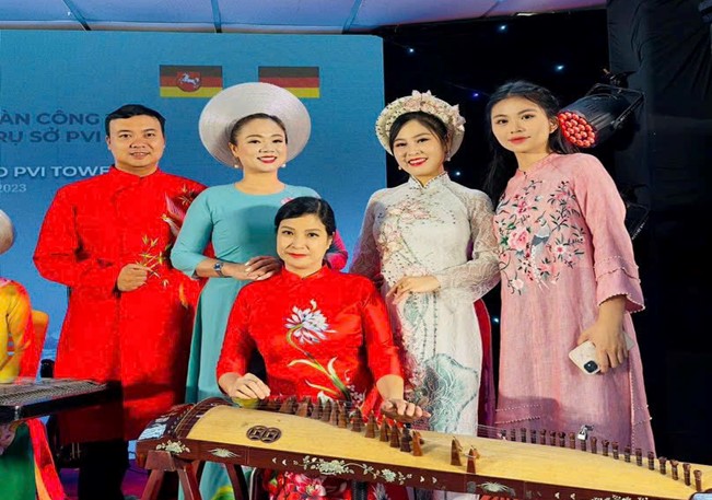 Giấc mơ vẽ tiếp giấc mơ của cô gái Nhạc viện