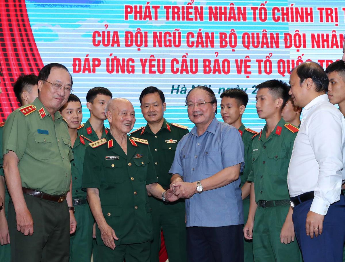 VAI TRÒ NHÂN TỐ CHÍNH TRỊ TINH THẦN CỦA ĐỘI NGŨ SĨ QUAN TRẺ TRONG XÂY DỰNG QUÂN ĐỘI HIỆN NAY