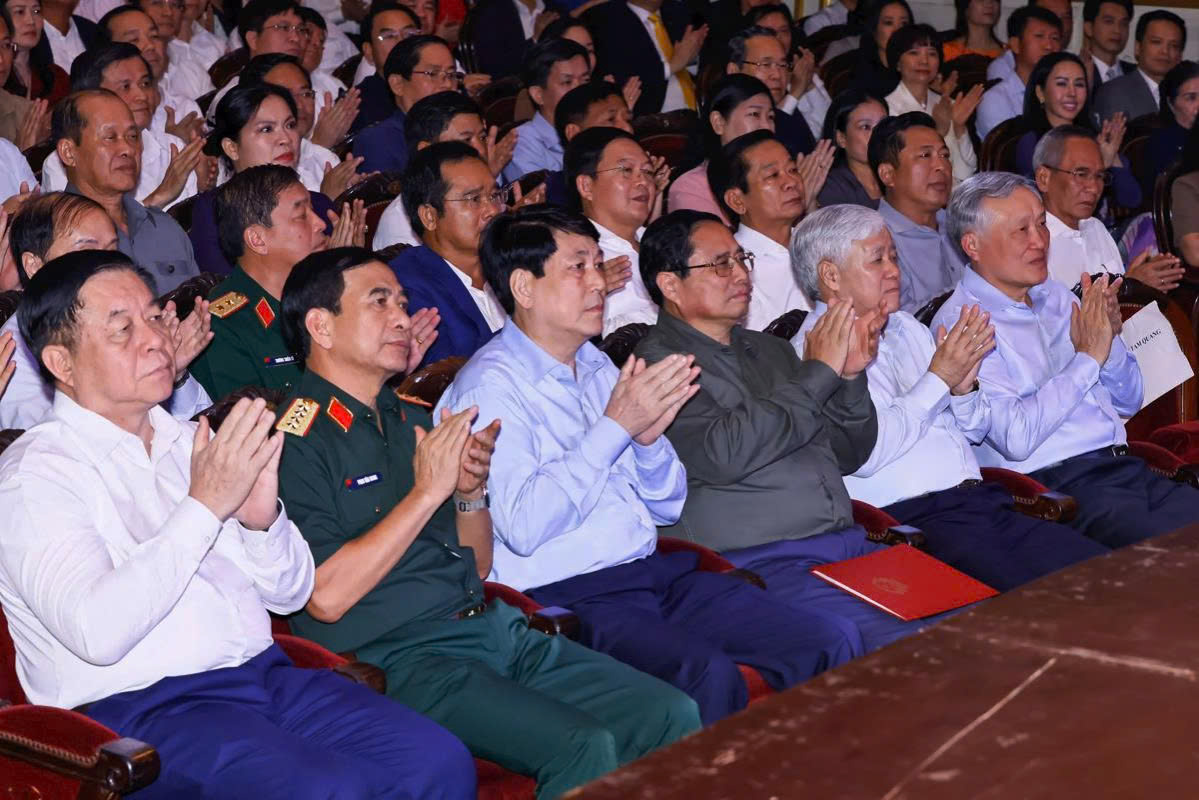 Thủ tướng Phạm Minh Chính kêu gọi xóa nhà dột nát: "Không ai bị bỏ lại phía sau"