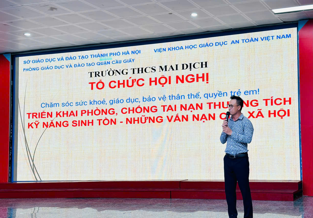Trường THCS Mai Dịch: Tập huấn kỹ năng phòng, chống tai nạn thương tích, kỹ năng sinh tồn - Những vấn nạn của Xã hội