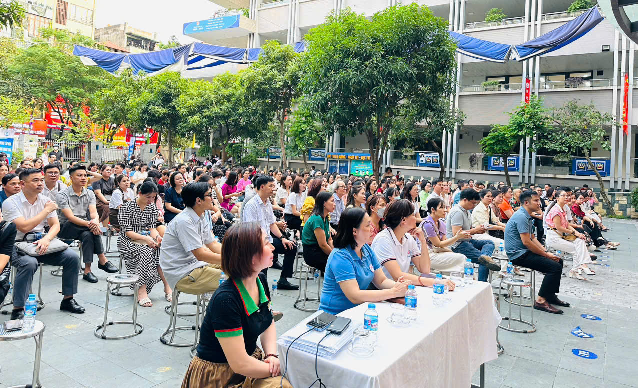 Trường THCS Mai Dịch: Tập huấn kỹ năng phòng, chống tai nạn thương tích, kỹ năng sinh tồn - Những vấn nạn của Xã hội