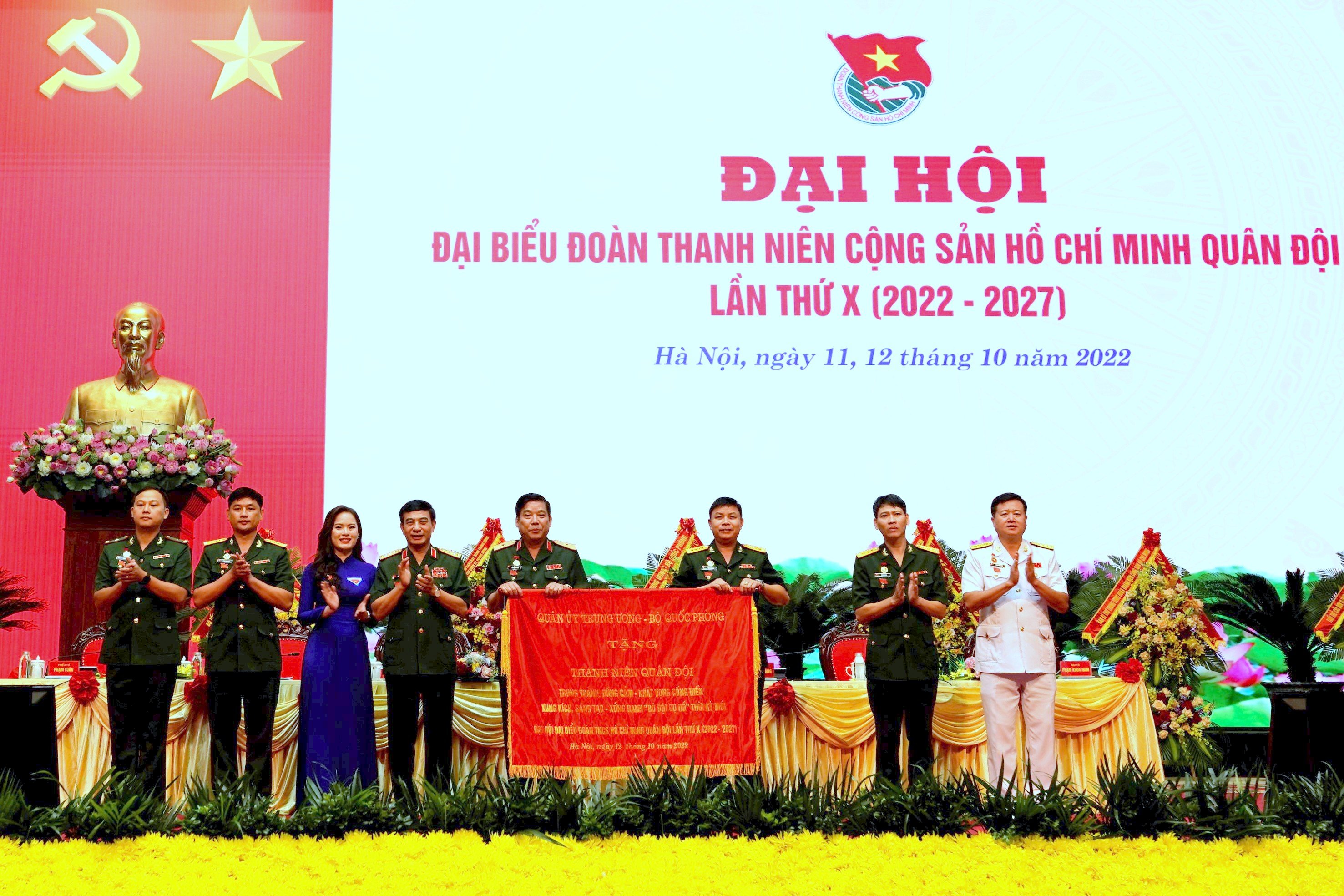 HIỆN THỰC HÓA KHÁT VỌNG CỐNG HIẾN CỦA THANH NIÊN QUÂN ĐỘI TRƯỚC KỶ NGUYÊN VƯƠN MÌNH CỦA DÂN TỘC