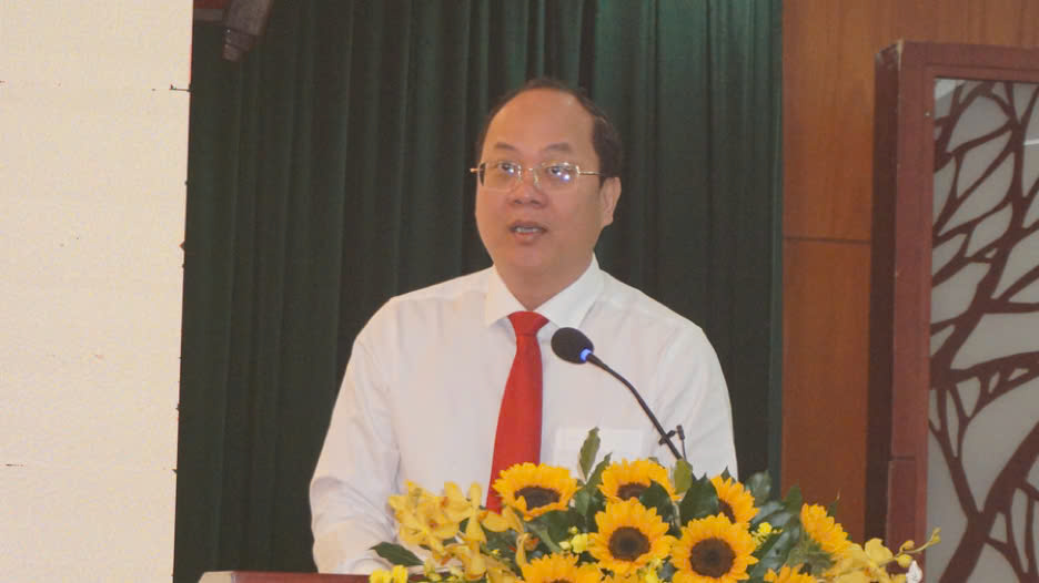 TPHCM: Tôn vinh nhà giáo đi B, nhà giáo nội đô nhân kỷ niệm 42 năm ngày Nhà giáo Việt Nam