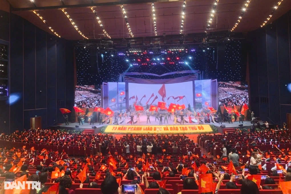 Bộ trưởng bộ GD&ĐT kêu gọi Thủ đô Hà Nội hướng đến phát triển nền giáo dục thanh lịch
