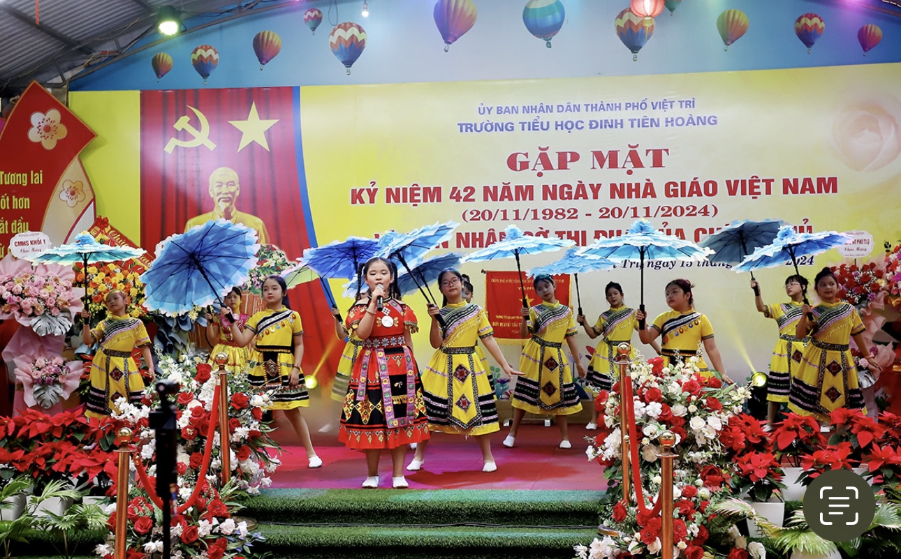 Phú Thọ: Trường Tiểu học Đinh Tiên Hoàng kỷ niệm 42 năm ngày Nhà giáo Việt Nam và đón nhận Cờ thi đua của Chính Phủ