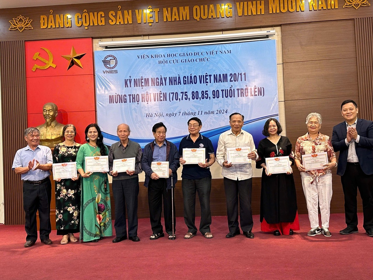 CỰU GIÁO CHỨC VIỆN KHOA HỌC GIÁO DỤC VIỆT NAM TỔNG KẾT CÔNG TÁC HỘI NĂM 2024 MỪNG THỌ HỘI VIÊN