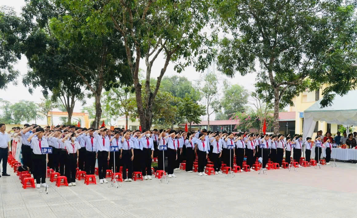 Trường THCS Thăng Thọ tổ chức Lễ kỷ niệm 42 năm ngày Nhà giáo Việt Nam 20/11 (20/11/1982-20/11/2024)