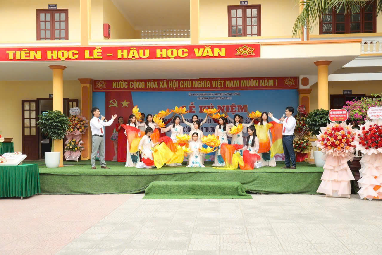 Trường THCS Thăng Thọ tổ chức Lễ kỷ niệm 42 năm ngày Nhà giáo Việt Nam 20/11 (20/11/1982-20/11/2024)