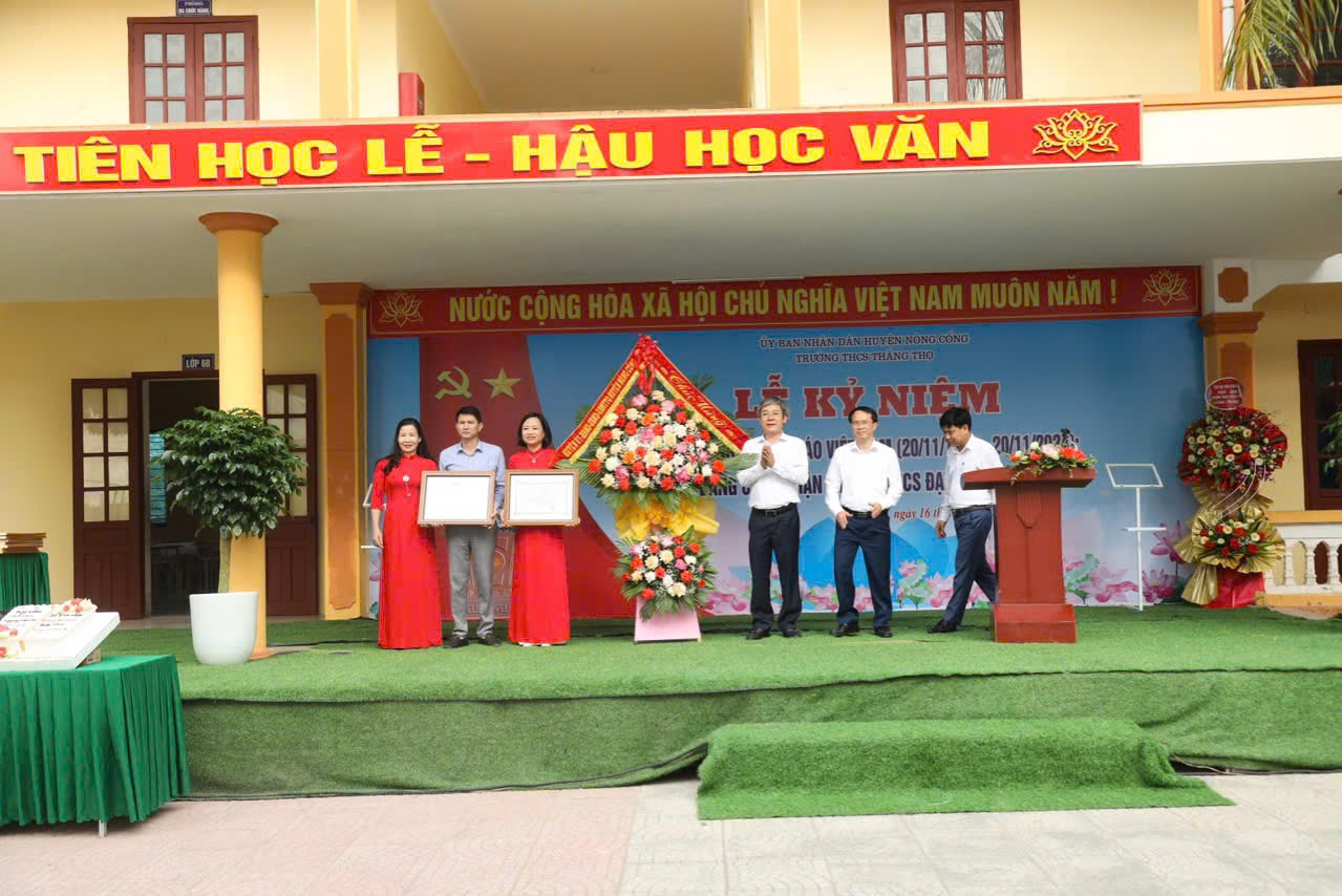 Trường THCS Thăng Thọ tổ chức Lễ kỷ niệm 42 năm ngày Nhà giáo Việt Nam 20/11 (20/11/1982-20/11/2024)