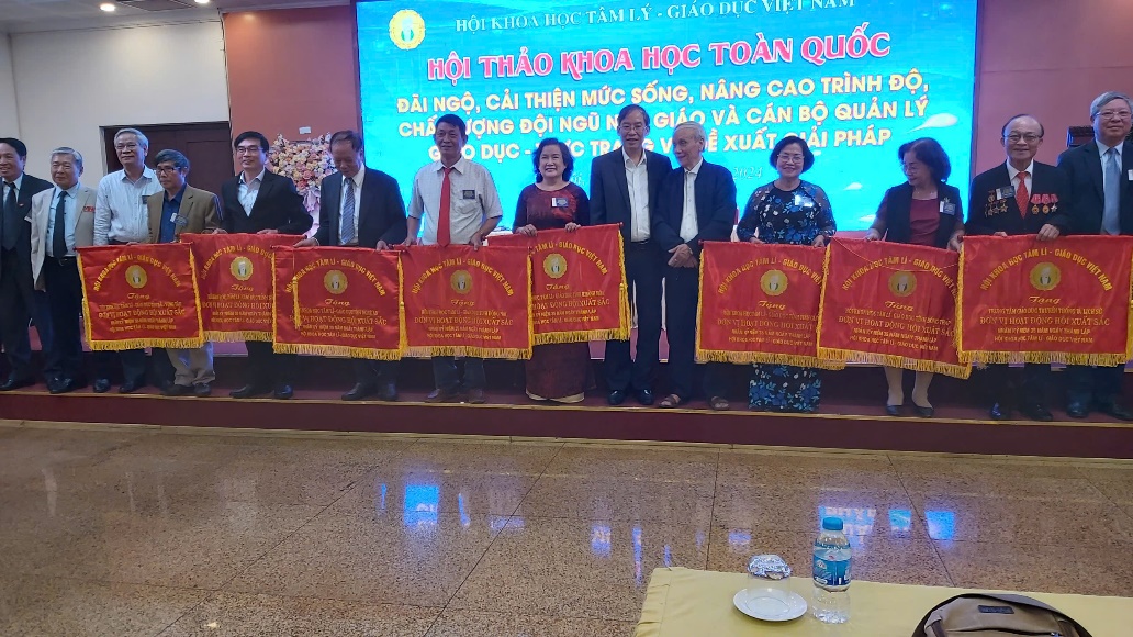ĐÃI NGỘ, CẢI THIỆN MỨC SỐNG, NÂNG CAO TRÌNH ĐỘ, CHẤT LƯỢNG ĐỘI NGŨ NHÀ GIÁO