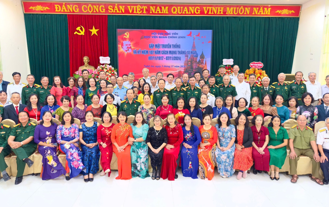 HỘI CỰU HỌC VIÊN HỌC VIỆN QUÂN CHÍNH LÊ NIN GẶP MẶT TRUYỀN THỐNG VÀ KỶ NIỆM 107 NĂM CÁCH MẠNG THÁNG MƯỜI NGA (7/11/1917 – 17/11/2024)