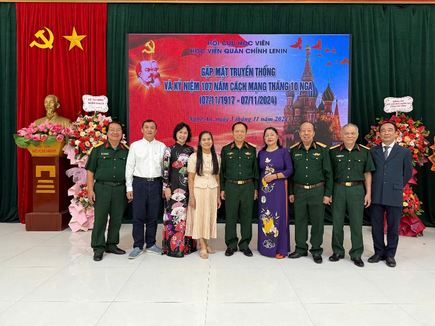 HỘI CỰU HỌC VIÊN HỌC VIỆN QUÂN CHÍNH LÊ NIN GẶP MẶT TRUYỀN THỐNG VÀ KỶ NIỆM 107 NĂM CÁCH MẠNG THÁNG MƯỜI NGA (7/11/1917 – 17/11/2024)