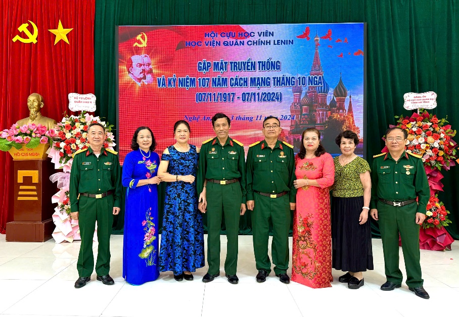 HỘI CỰU HỌC VIÊN HỌC VIỆN QUÂN CHÍNH LÊ NIN GẶP MẶT TRUYỀN THỐNG VÀ KỶ NIỆM 107 NĂM CÁCH MẠNG THÁNG MƯỜI NGA (7/11/1917 – 17/11/2024)