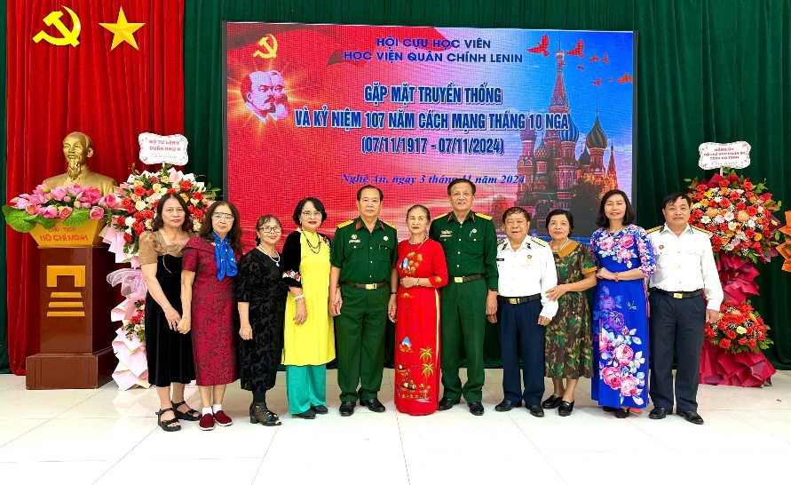 HỘI CỰU HỌC VIÊN HỌC VIỆN QUÂN CHÍNH LÊ NIN GẶP MẶT TRUYỀN THỐNG VÀ KỶ NIỆM 107 NĂM CÁCH MẠNG THÁNG MƯỜI NGA (7/11/1917 – 17/11/2024)