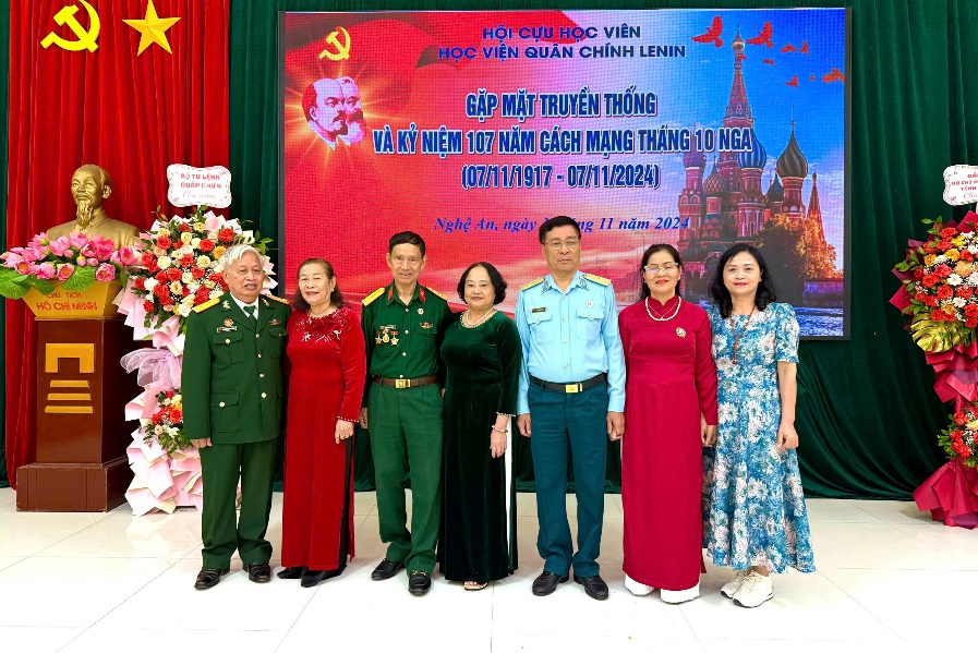 HỘI CỰU HỌC VIÊN HỌC VIỆN QUÂN CHÍNH LÊ NIN GẶP MẶT TRUYỀN THỐNG VÀ KỶ NIỆM 107 NĂM CÁCH MẠNG THÁNG MƯỜI NGA (7/11/1917 – 17/11/2024)
