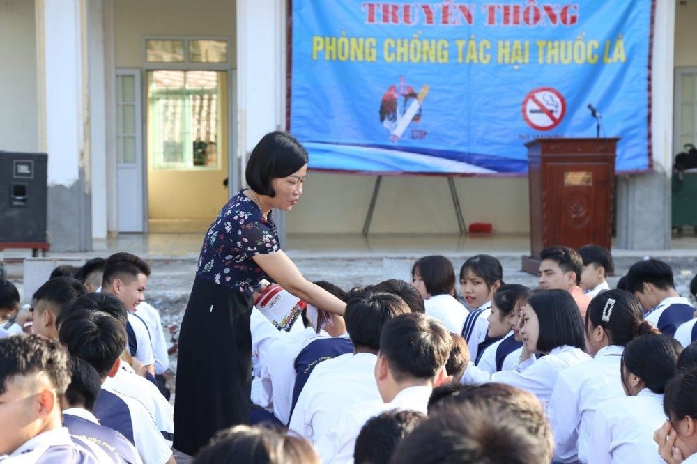 Nỗ lực ngăn ngừa thuốc lá điện tử trong môi trường học đường
