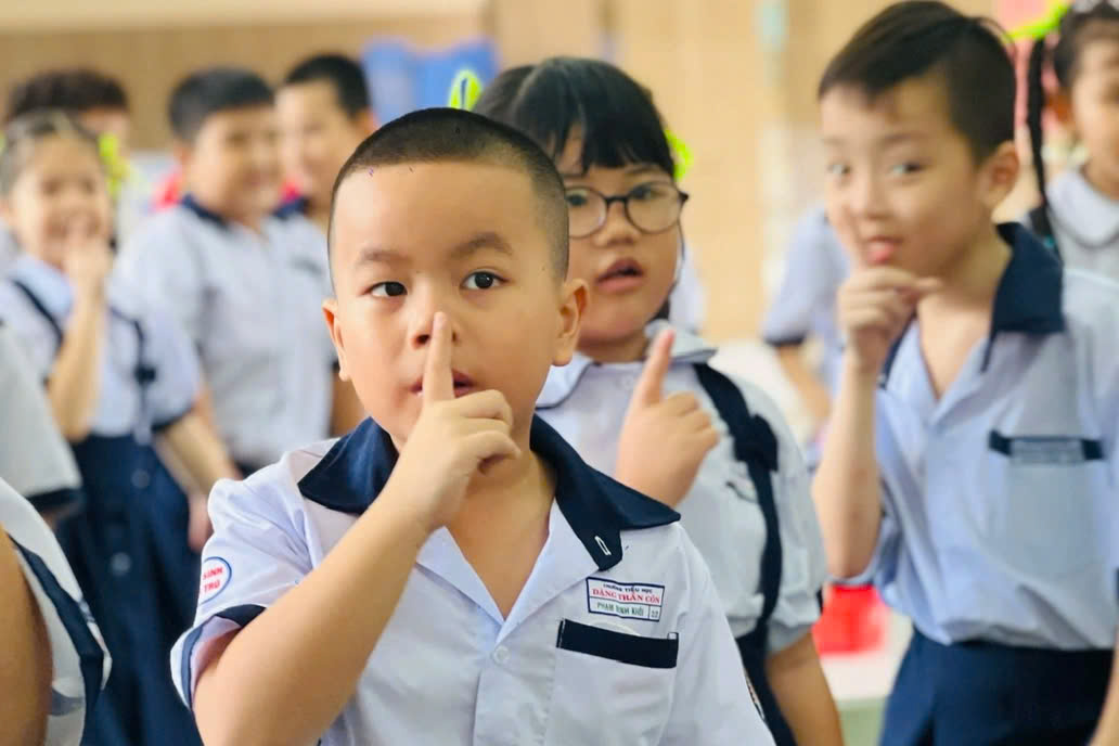 TPHCM: Chỉ 18% Trường Học Đạt Tiêu Chuẩn Về Tiếng Ồn, Nhiều Trường Không Đạt Yêu Cầu Vệ Sinh Phòng Học