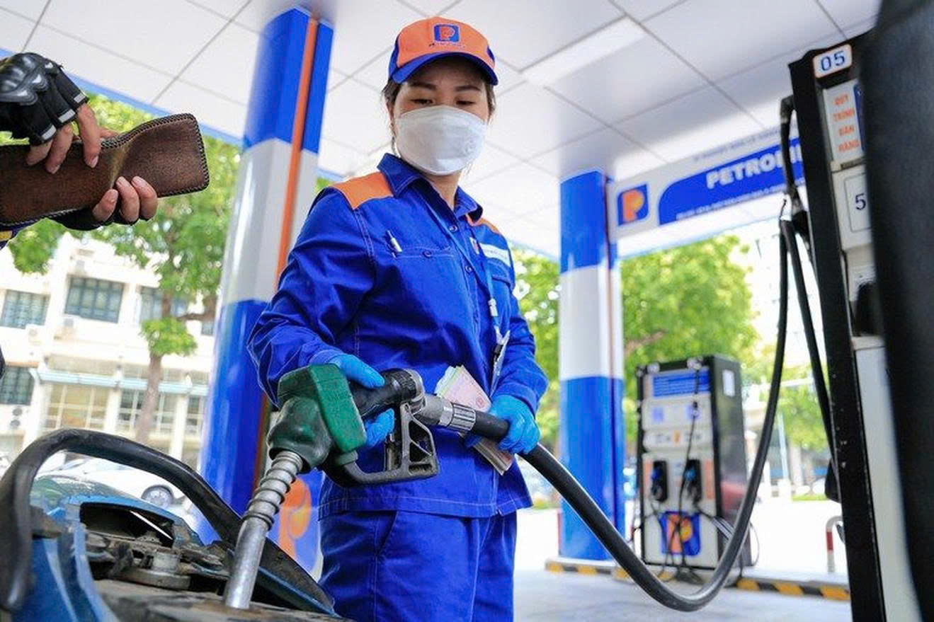 Quyết định mức thuế bảo vệ môi trường đối với xăng, dầu năm 2025