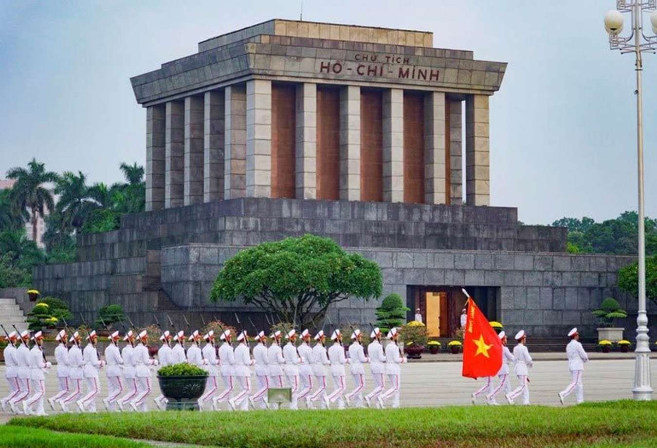 PHÁT HUY GIÁ TRỊ DI TÍCH LỊCH SỬ VỀ CHỦ TỊCH HỒ CHÍ MINH TRONG GIÁO DỤC CHÍNH TRỊ Ở CÁC NHÀ TRƯỜNG, CƠ QUAN, ĐƠN VỊ QUÂN ĐỘI HIỆN NAY