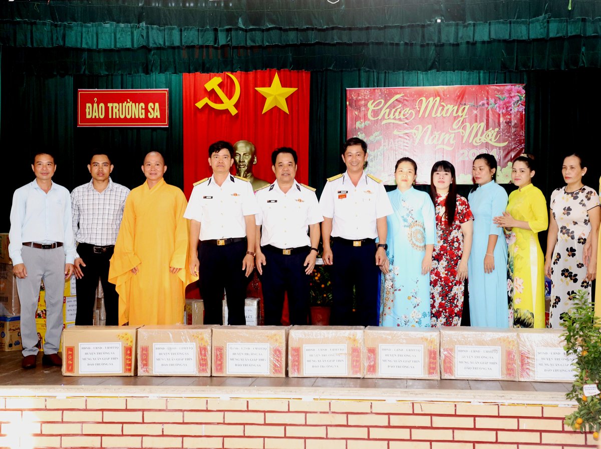 Gieo con chữ ở Trường Sa