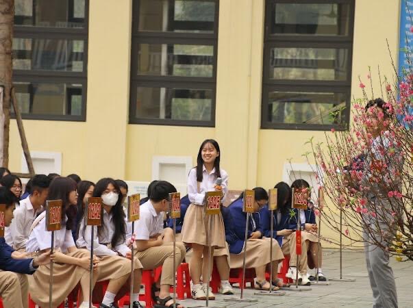 Trường THPT số 1 thành phố Lào Cai tổ chức chương trình “MỪNG ĐẢNG, MỪNG XUÂN VÀ NGÀY THƠ VIỆT NAM NHÂN TẾT NGUYÊN TIÊU 2024”