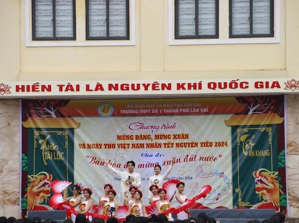 Trường THPT số 1 thành phố Lào Cai tổ chức chương trình “MỪNG ĐẢNG, MỪNG XUÂN VÀ NGÀY THƠ VIỆT NAM NHÂN TẾT NGUYÊN TIÊU 2024”