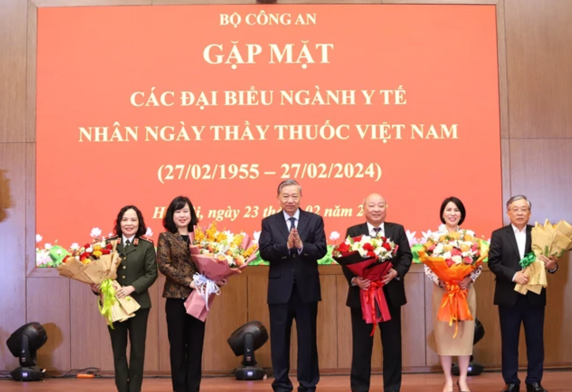 Kỷ niệm 69 năm ngày Thầy thuốc Việt Nam (27/02/1955 - 27/02/2024)