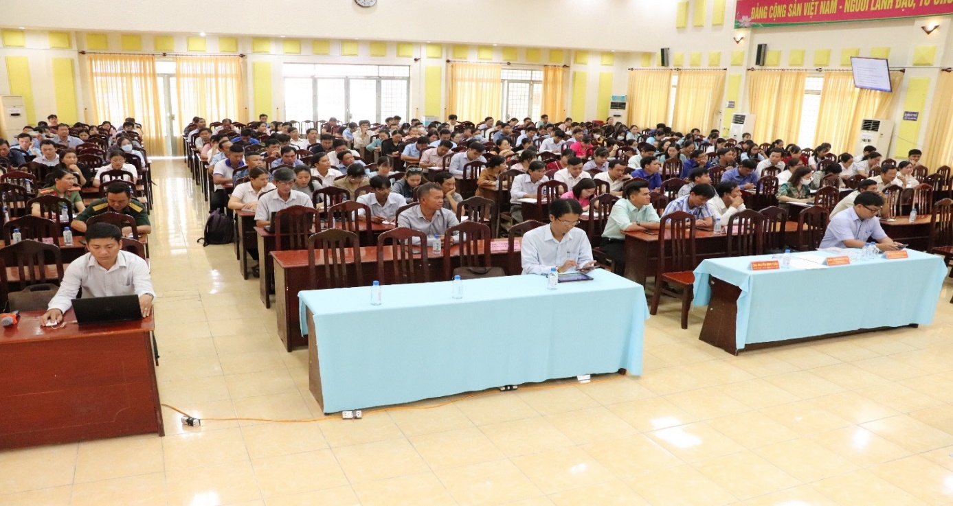 CAO LÃNH TỔ CHỨC LỚP BỒI DƯỠNG NGHIỆP VỤ VIẾT TIN VÀ KỸ NĂNG CHỤP ẢNH BÁO CHÍ LÀM VIDEO CLIP NGẮN NĂM 2024