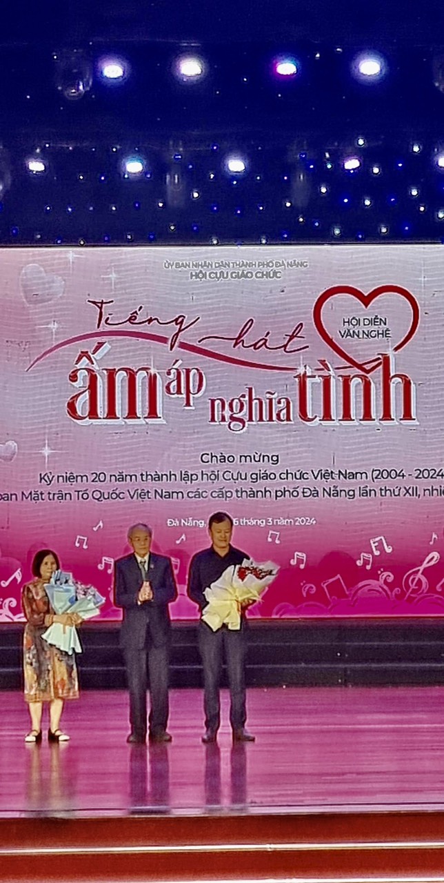 “Tiếng hát ấm áp nghĩa tình” chào mừng kỷ niệm 20 năm thành lập Hội CGC VN ( 2004-2024 ) và chào mừng Đại hội UBMTTQVN các cấp thành phố Đà Nẵng nhiệm kỳ 2024 -2029.