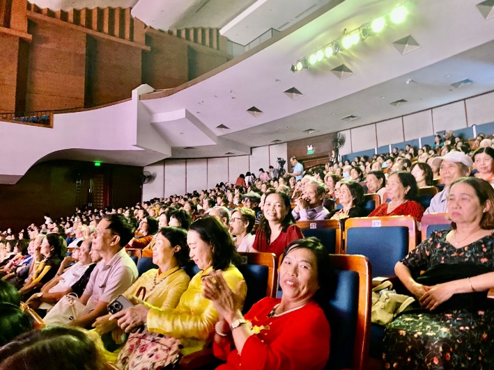 “Tiếng hát ấm áp nghĩa tình” chào mừng kỷ niệm 20 năm thành lập Hội CGC VN ( 2004-2024 ) và chào mừng Đại hội UBMTTQVN các cấp thành phố Đà Nẵng nhiệm kỳ 2024 -2029.