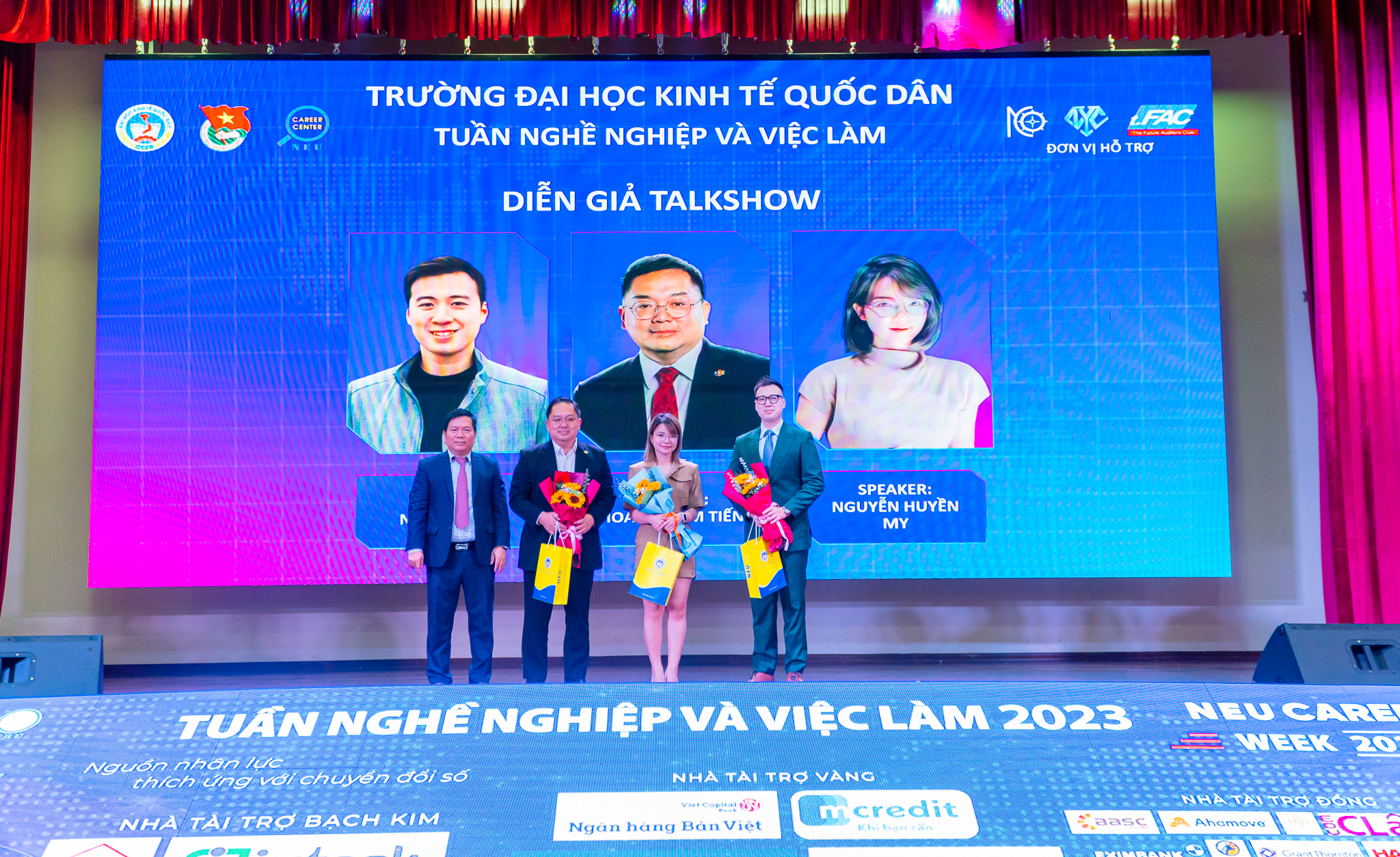 Tuần Nghề nghiệp và Việc làm Trường ĐH Kinh tế Quốc dân: Đón đầu cơ hội, dẫn lối thành công