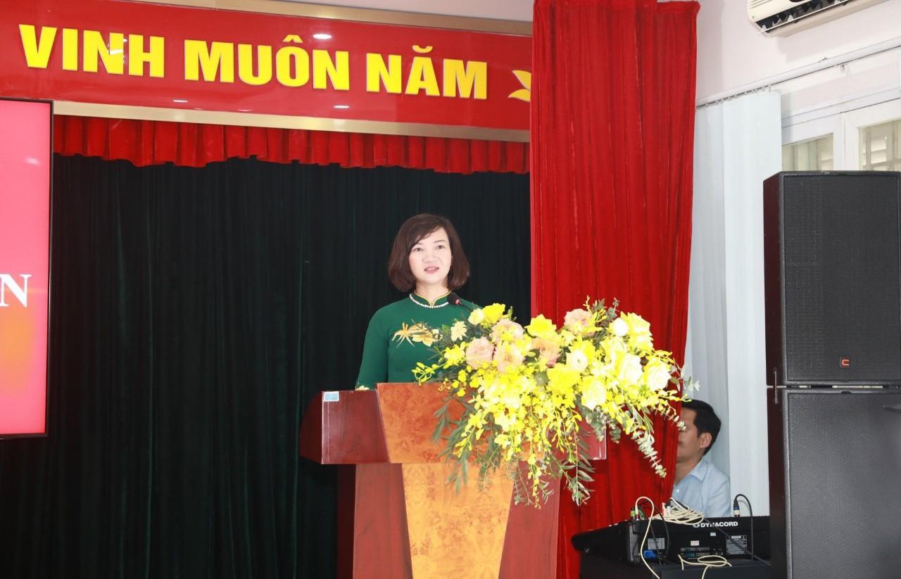 Trường THPT Kim Liên: 7 học sinh ưu tú vinh dự được kết nạp Đảng