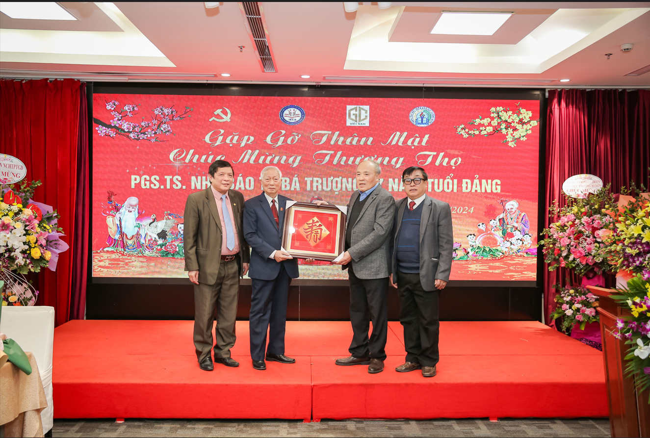 GẶP GỠ THÂN MẬT CHÚC MỪNG THƯỢNG THỌ PGS. TS. NHÀ BÁO TÔ BÁ TRƯỢNG 57 NĂM TUỔI ĐẢNG