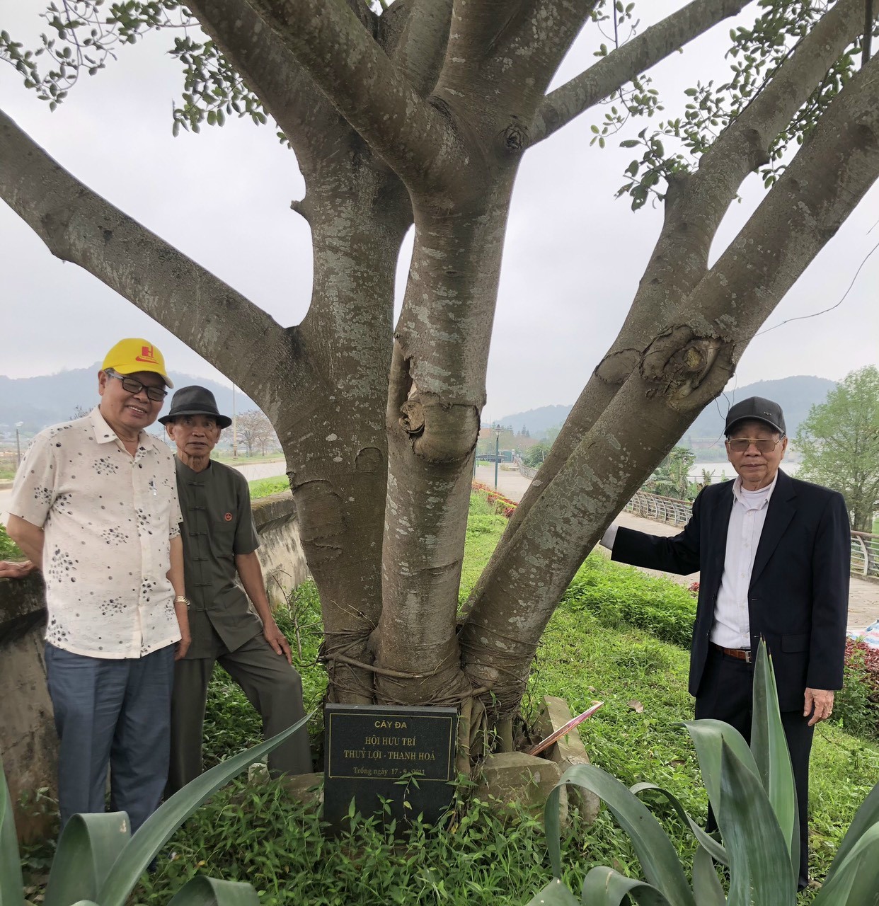 Bên bờ Mã Giang - Nơi "gửi lại" tuổi thanh xuân của 64 giáo viên, học sinh