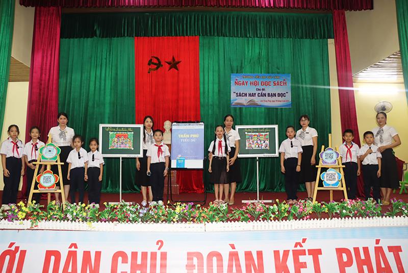 NHIỀU HOẠT ĐỘNG HẤP DẪN TẠI NGÀY HỘI SÁCH TRƯỜNG TIỂU HỌC ĐỨC LÂM