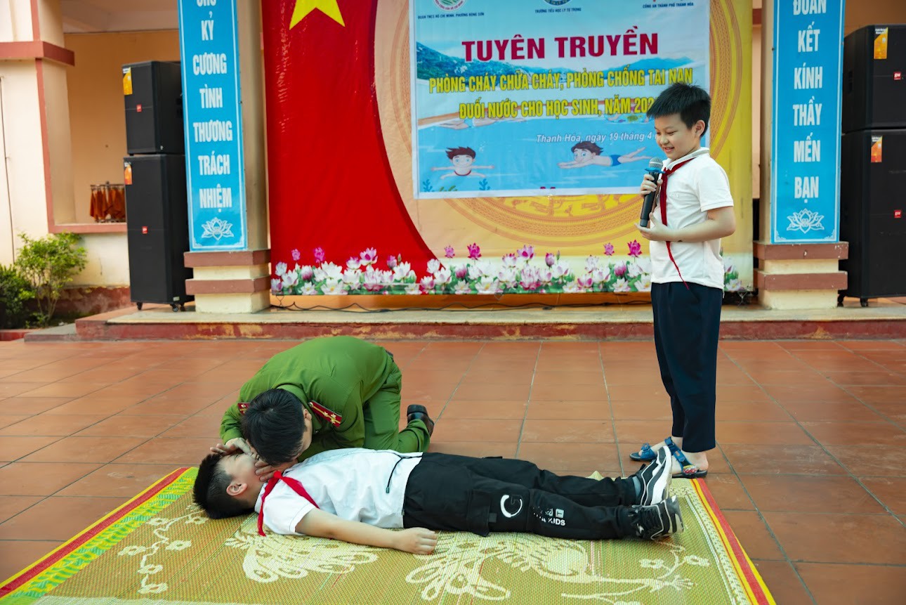 Thanh Hóa: Trường tiểu học Lý Tự Trọng quan tâm tớI việc trang bị những kỹ năng mềm cho học sinh